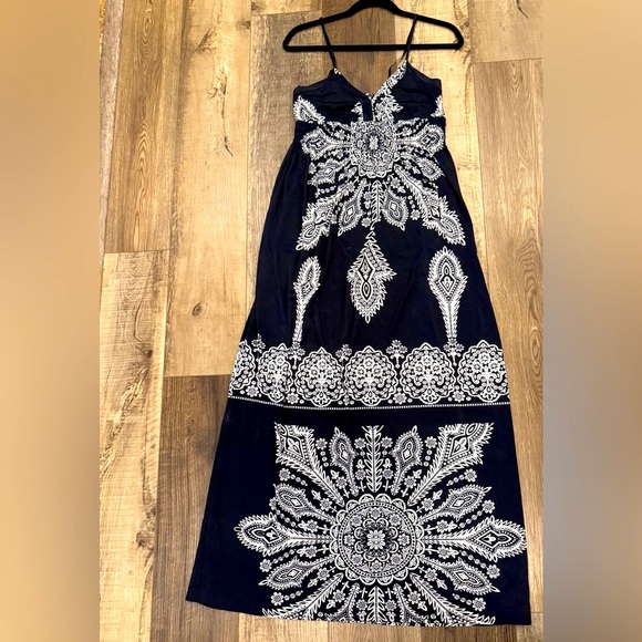 Elegant Navy and White Spaghetti Strap Dress - Picture 9 of 13